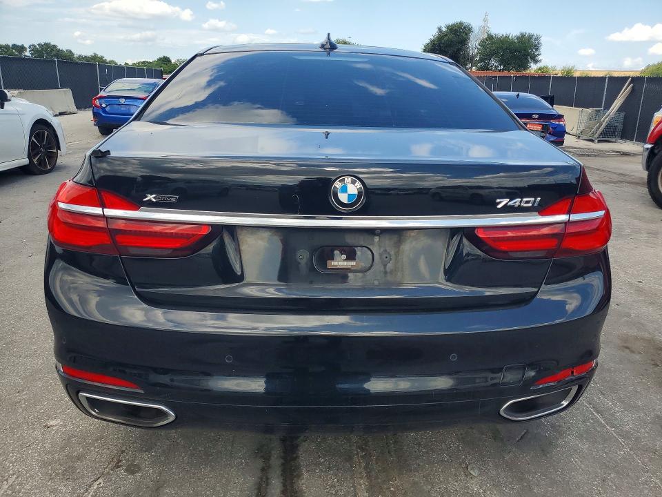2018 BMW 7er VIN WBA7E4C50JGV23989 COPART salvage auction — MINOR DENT/SCRATCHES, In - Certificate Of Title, sold $7,800 on 2026-07-28 (photo 6)