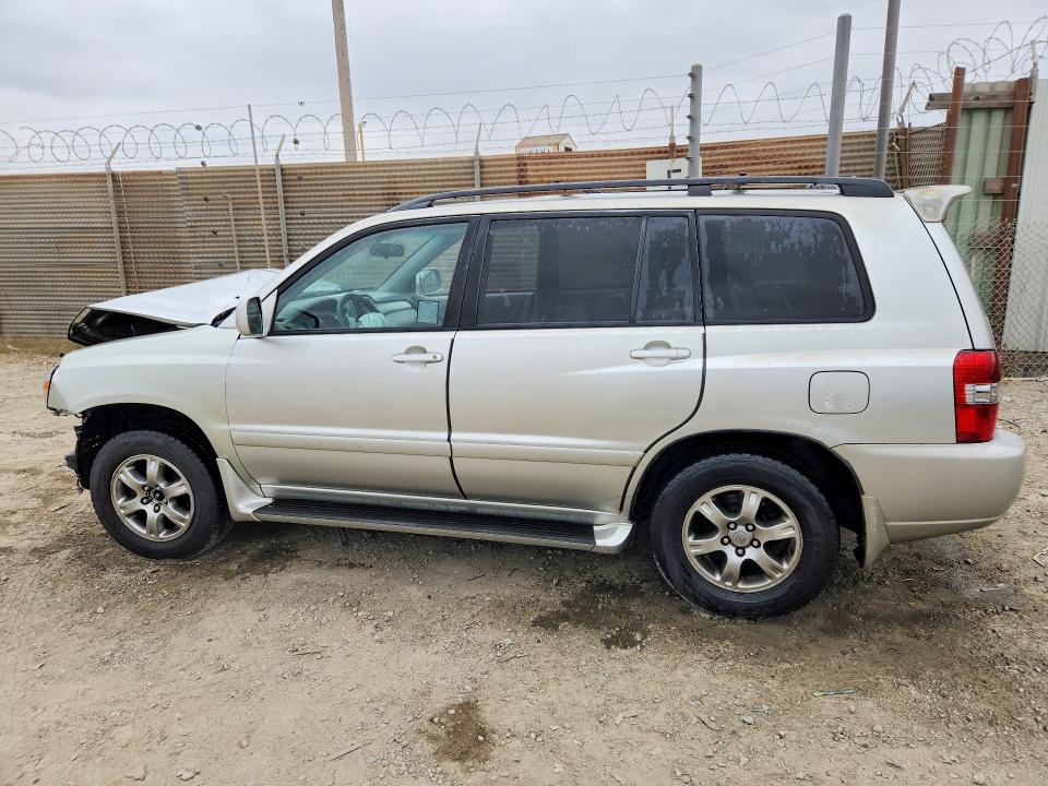 2006 Toyota Highlander VIN JTEDP21A560105136 COPART salvage auction — FRONT END, Ca - Dis/Dlr/Exp Only Clean Title, sold $750 on 2026-07-27 (photo 2)