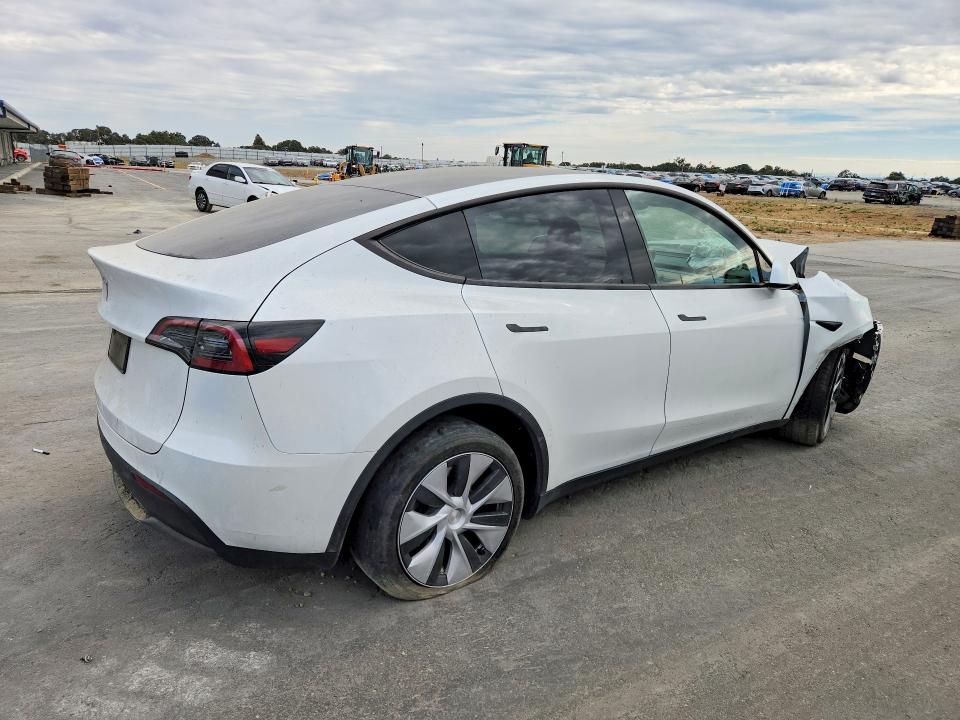 2024 Tesla Model Y VIN 7SAYGDED2RF035707 COPART salvage auction — FRONT END, Ca - Salvage Certificate, sold $8,000 on 2026-09-10 (photo 3)