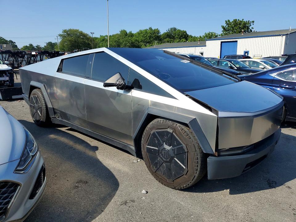 2024 Tesla Cybertruck VIN 7G2CEHED7RA012292 COPART salvage auction — SIDE, Nj - Cert Of Title-Salvage, sold $6,000 on 2026-07-28 (photo 4)