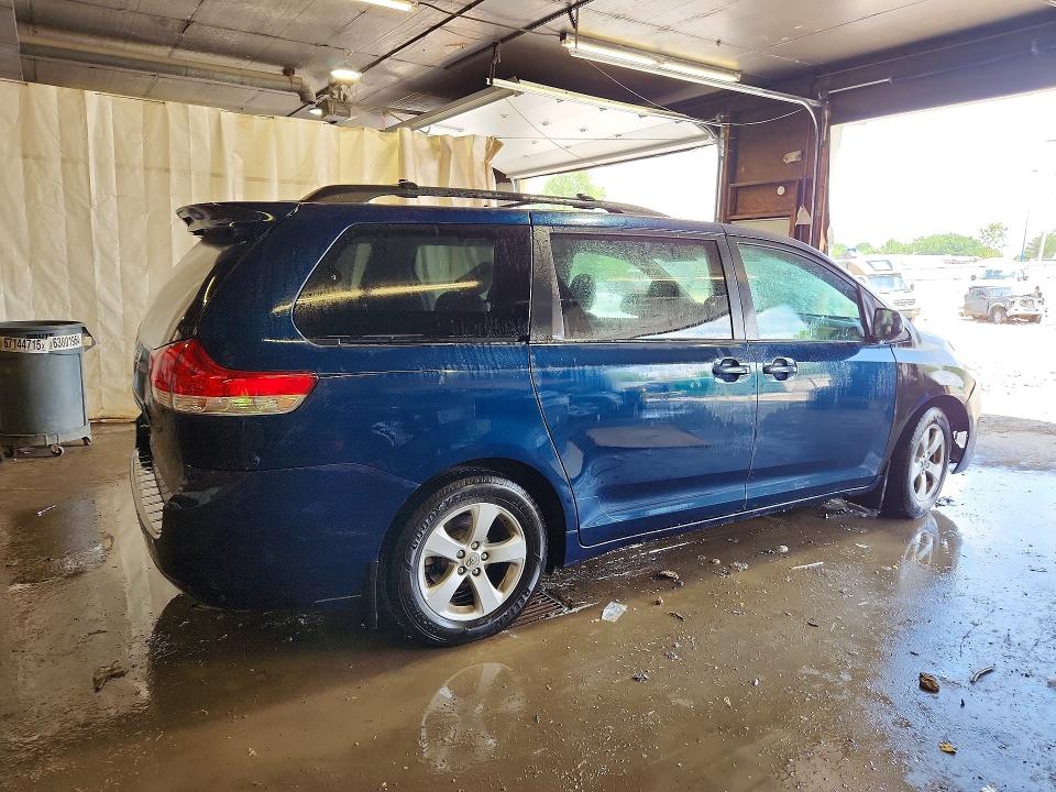 2011 Toyota Sienna VIN 5TDKK3DC2BS152533 COPART salvage auction — REAR END, PA - CERTIFICATE OF SALVAGE, sold $925 on 2026-07-16 (photo 3)