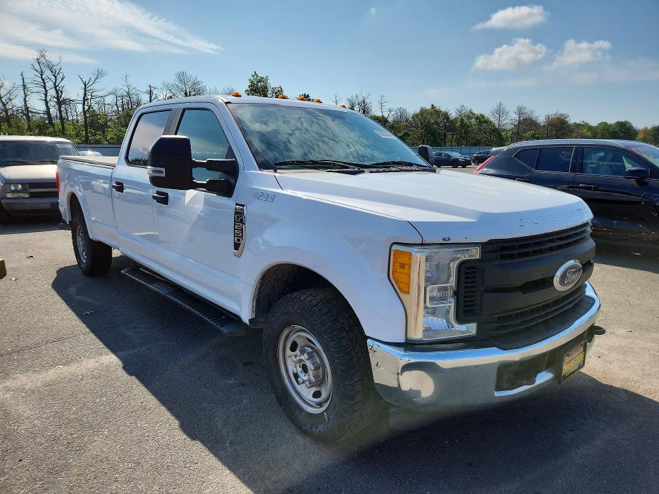 2017 Ford F250 VIN 1FT7W2A66HEE48608 COPART salvage auction — MINOR DENT/SCRATCHES, Wv - Certificate Of Title, sold $8,300 on 2026-09-01 (photo 4)