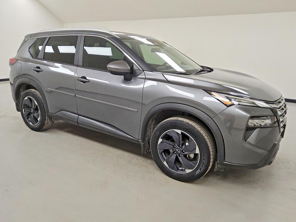 2024 Nissan Rogue VIN 5N1BT3BAXRC739634 COPART salvage auction — MINOR DENT/SCRATCHES, TX - CERTIFICATE OF TITLE, sold $10,700 on 2026-07-30 (photo 4)