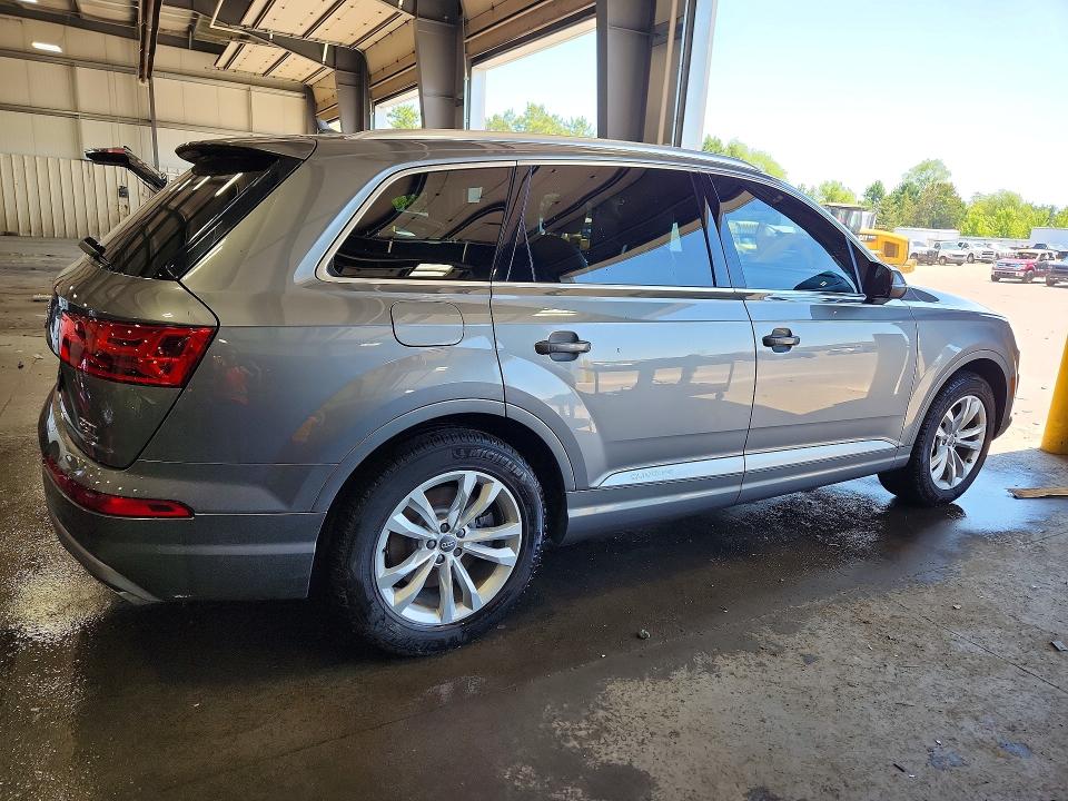 2017 Audi Q7 VIN WA1LAAF73HD039247 COPART salvage auction — MINOR DENT/SCRATCHES, Wi - Certificate Of Title, sold $4,050 on 2026-07-23 (photo 3)