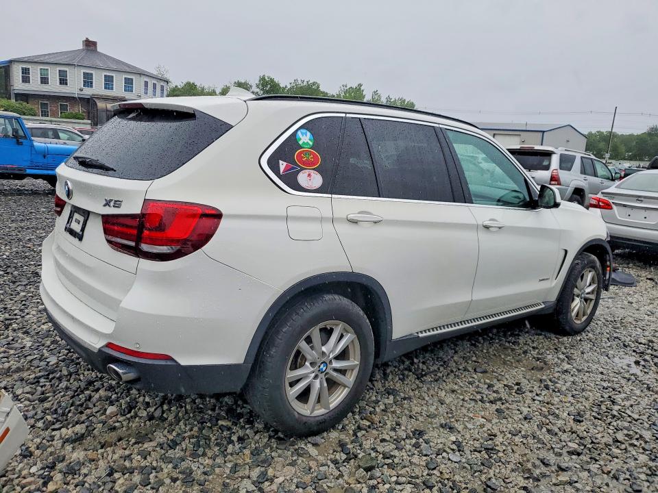2015 BMW VIN 5UXKR0C59F0K52780 COPART salvage auction — FRONT END, Ma - Cert Of Title-Reconstrctd Coll, sold $4,950 on 2026-07-22 (photo 3)