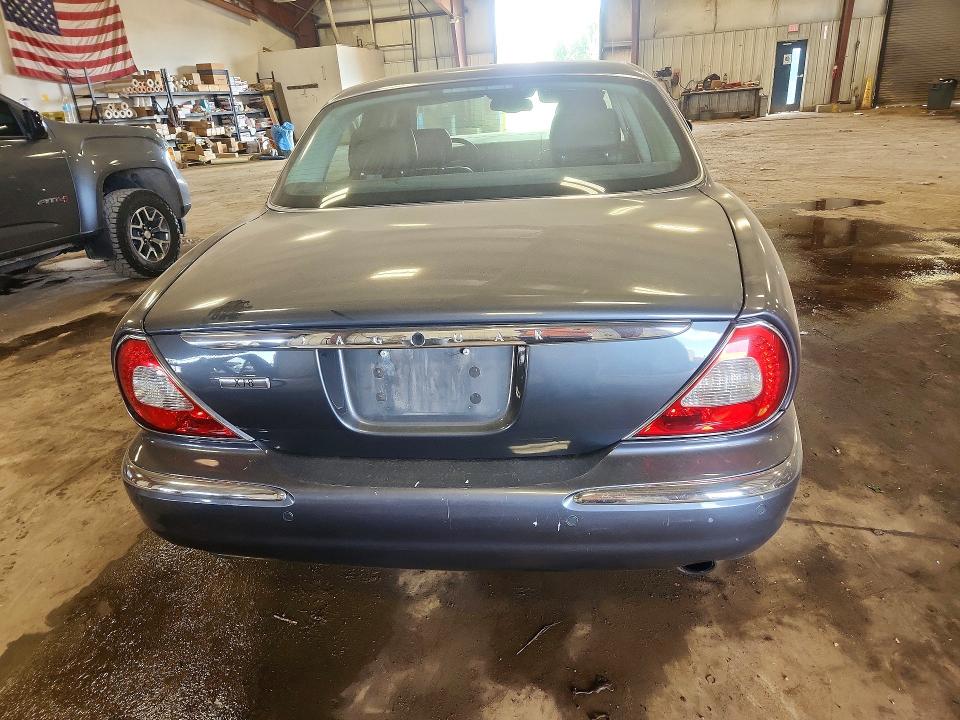 2004 Jaguar Xj series VIN SAJWA71C64SG22528 COPART salvage auction — MINOR DENT/SCRATCHES, Mi - Dealer Only Clean Title, sold $525 on 2026-07-31 (photo 6)