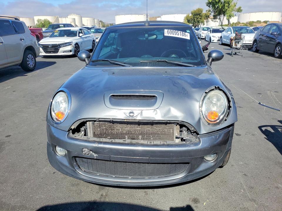 2009 Mini Cooper VIN WMWMS33529TY50239 COPART salvage auction — FRONT END, CA - SALVAGE CERTIFICATE, sold $775 on 2026-07-27 (photo 5)