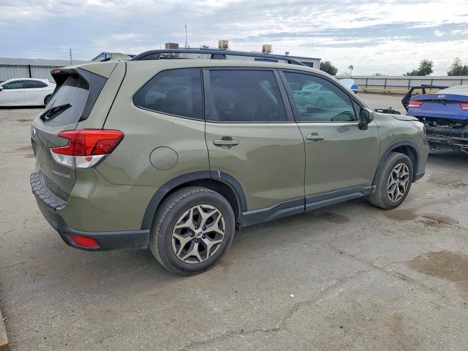 2019 Subaru Forester VIN JF2SKAGC2KH592161 COPART salvage auction — FRONT END, Ca - Dlr/Dis/Exp Only Salvage Title, sold $550 on 2026-07-17 (photo 3)