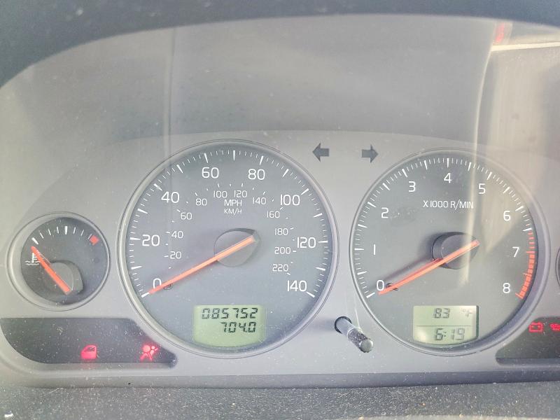 2004 Volvo S40 VIN YV1VS27514F074635 COPART salvage auction — FRONT END, Tx - Salvage Vehicle Title, sold $250 on 2026-08-10 (photo 9)
