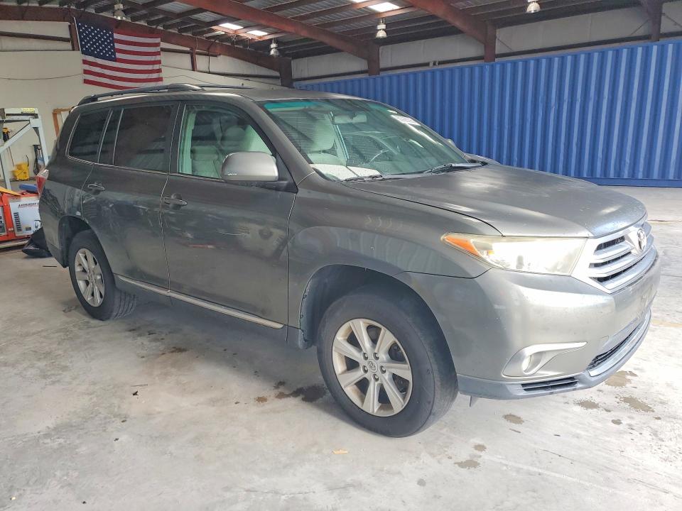 2012 Toyota Highlander VIN 5TDBK3EH6CS096690 COPART salvage auction — MECHANICAL, OH - CERTIFICATE OF TITLE, sold $825 on 2026-07-29 (photo 4)