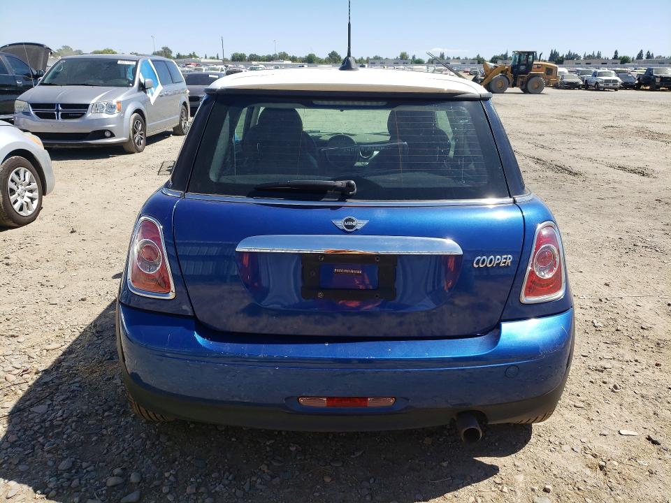 2013 Mini Cooper VIN WMWSU3C52DT374150 COPART salvage auction — MINOR DENT/SCRATCHES, CA - DIS/DLR/EXP APP FOR DUP CLEAN, sold $175 on 2026-07-21 (photo 6)