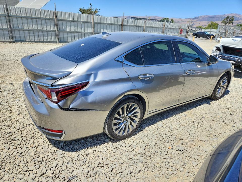 2020 Lexus Es 300h VIN 58AE21B12LU005164 COPART salvage auction — REAR END, Ca - Salvage Certificate, sold $8,500 on 2026-07-30 (photo 3)