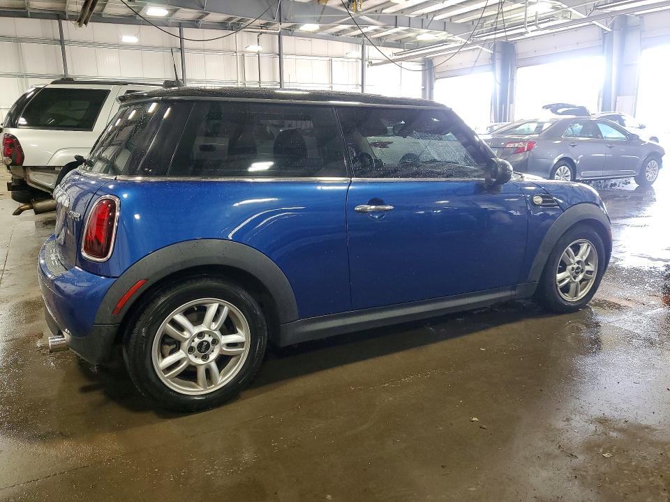 2013 Mini Cooper VIN WMWSU3C59DT544035 COPART salvage auction — HAIL, Mn - Cert Of Title-Prior Salvage, sold $850 on 2026-08-18 (photo 3)