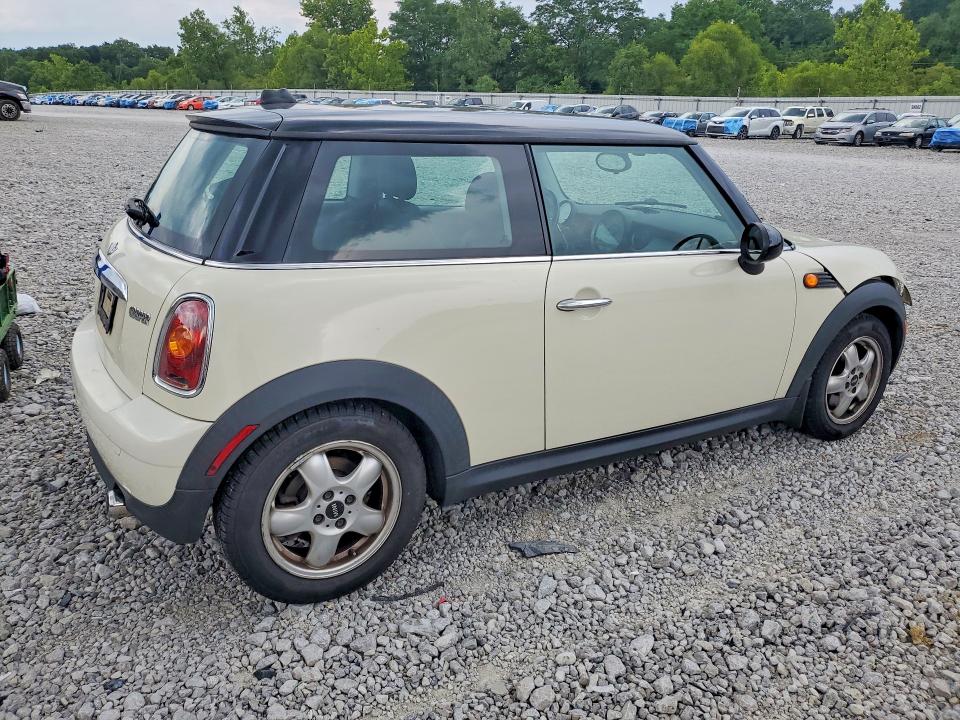 2007 Mini Cooper VIN WMWMF33567TU62741 COPART salvage auction — FRONT END, Ky - Certificate Of Title, sold $950 on 2026-08-07 (photo 3)