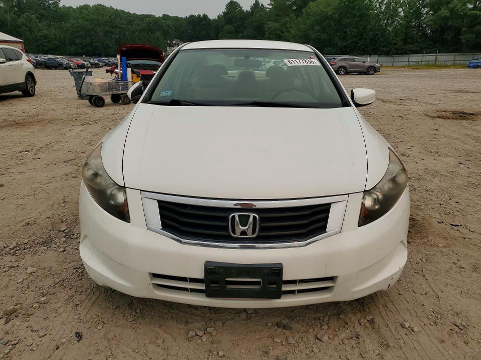 2008 Honda Accord VIN JHMCP26378C017361 COPART salvage auction — MINOR DENT/SCRATCHES, MA - CERTIFICATE OF TITLE, sold $575 on 2026-07-27 (photo 5)