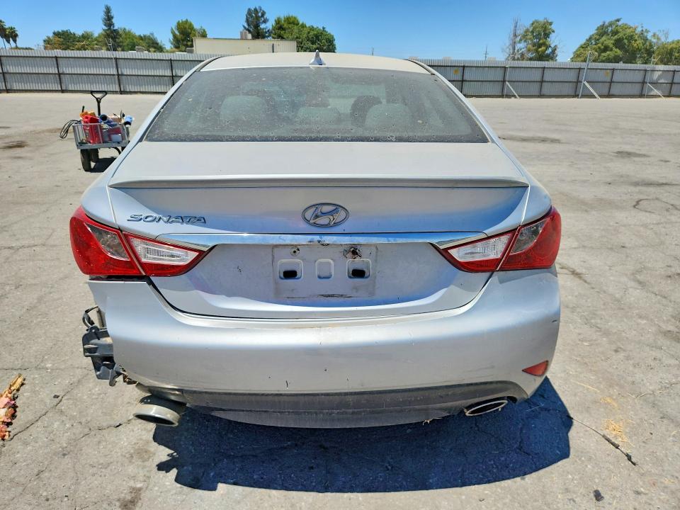 2014 Hyundai Sonata VIN 5NPEC4AC9EH833481 COPART salvage auction — SIDE, CA - DIS/DLR/EXP ONLY CLEAN TITLE, sold $350 on 2026-07-31 (photo 6)