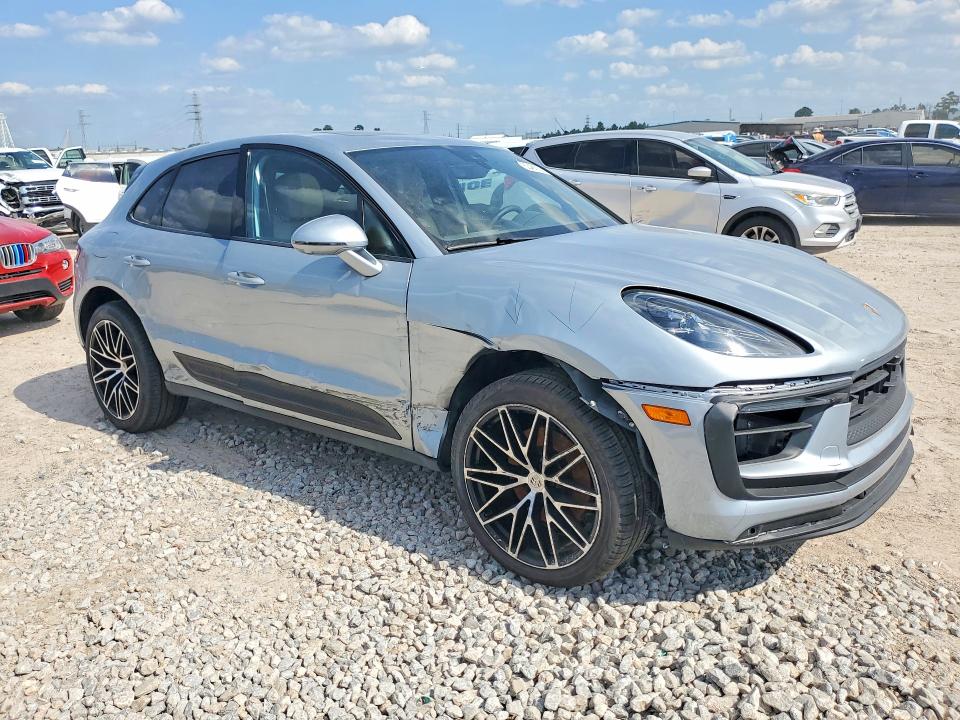 2026 Porsche Macan VIN WP1AA2A52TLB00674 COPART salvage auction — FRONT END, TX - SALVAGE VEHICLE TITLE, sold $27,000 on 2026-07-31 (photo 4)