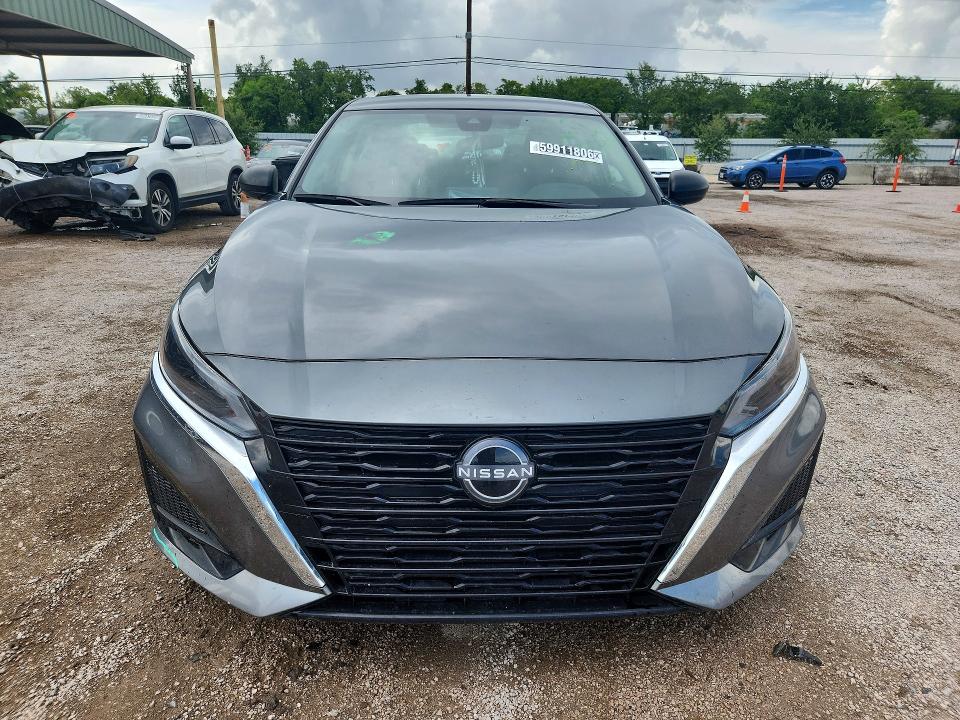 2025 Nissan Altima VIN 1N4BL4DV1SN321098 COPART salvage auction — VANDALISM, Fl - Certificate Of Title, sold $8,400 on 2026-07-27 (photo 5)