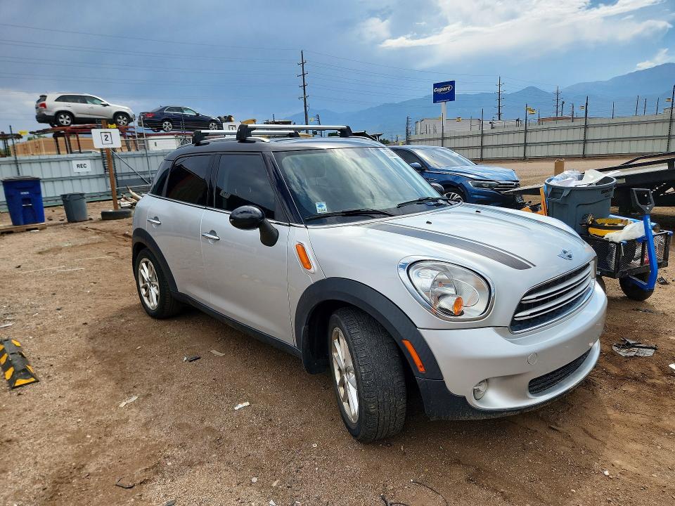 2015 Mini Cooper VIN WMWZB3C5XFWR44708 COPART salvage auction — MINOR DENT/SCRATCHES, CO - DIS/DLR/EXP ONLY CLEAN TITLE, sold $750 on 2026-08-05 (photo 4)