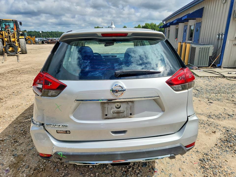 2017 Nissan Rogue VIN 5N1AT2MT0HC813680 COPART salvage auction — REAR END, Fl - Cert Of Title Slvg Rebuildable, sold $1,600 on 2026-07-31 (photo 6)
