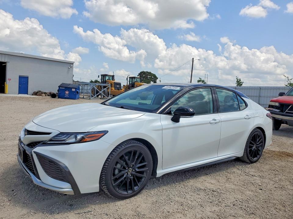 2021 Toyota Camry VIN 4T1K61AK0MU443563 COPART salvage auction — SIDE, IA - CERT OF TITLE-SALVAGE TITLE, sold $100 on 2026-07-29 (photo 1)