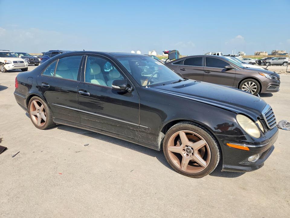 2007 Mercedes-benz E-klasse VIN WDBUF56X37B031225 COPART salvage auction — WATER/FLOOD, La - Cert Of Title-Salvage Flood, sold $425 on 2026-08-19 (photo 4)