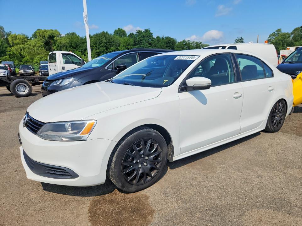 2014 Volkswagen Jetta VIN 3VWD17AJXEM294572 COPART salvage auction — MINOR DENT/SCRATCHES, Ma - Certificate Of Title (P), sold $1,100 on 2026-08-17 (photo 1)