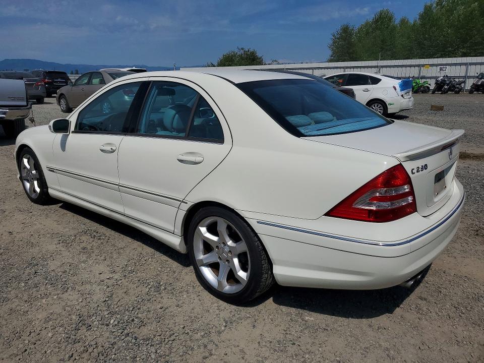2007 Mercedes-benz C-klasse VIN WDBRF52H97F911682 COPART salvage auction — MINOR DENT/SCRATCHES, WA - VEHICLE CERT OF OWNERSHIP-TITL, sold $500 on 2026-07-20 (photo 2)