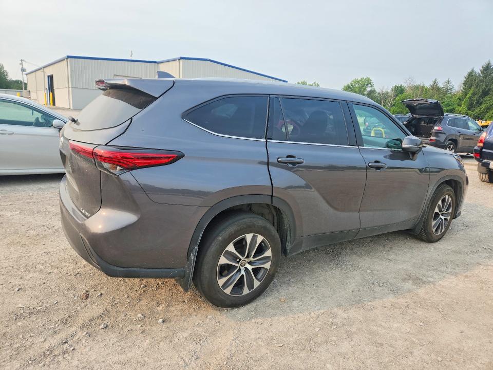 2022 Toyota Highlander VIN 5TDHZRBH6NS586756 COPART salvage auction — SIDE, NY - MV-907A SALVAGE CERTIFICATE, sold $13,700 on 2026-07-28 (photo 3)