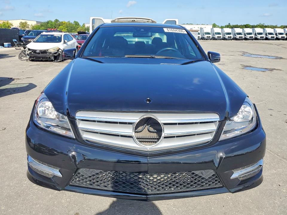 2013 Mercedes-benz C class VIN WDDGF4HB5DA797538 COPART salvage auction — WATER/FLOOD, Fl - Certificate Of Title, sold $375 on 2026-07-31 (photo 5)