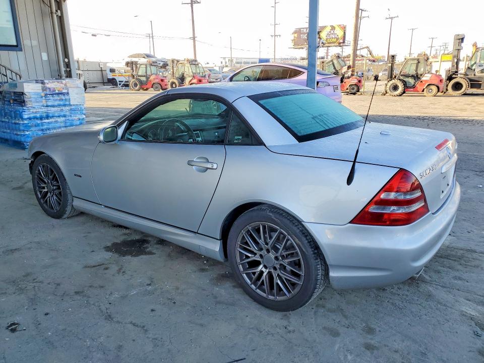 2001 Mercedes-benz Slk-class VIN WDBKK49F21F172755 COPART salvage auction — FRONT END, Ca - Salvage Certificate, sold $375 on 2026-07-20 (photo 2)