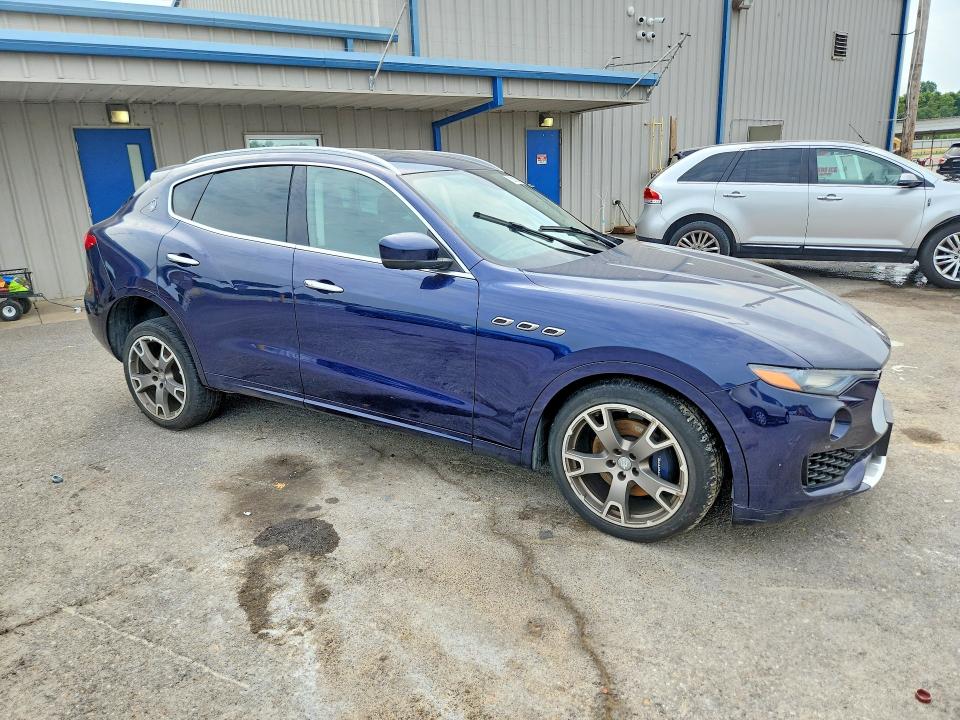 2017 Maserati Levante VIN ZN661XUL2HX263371 COPART salvage auction — NORMAL WEAR, Mo - Salvage Certificate Of Title, sold $1,850 on 2026-08-13 (photo 4)