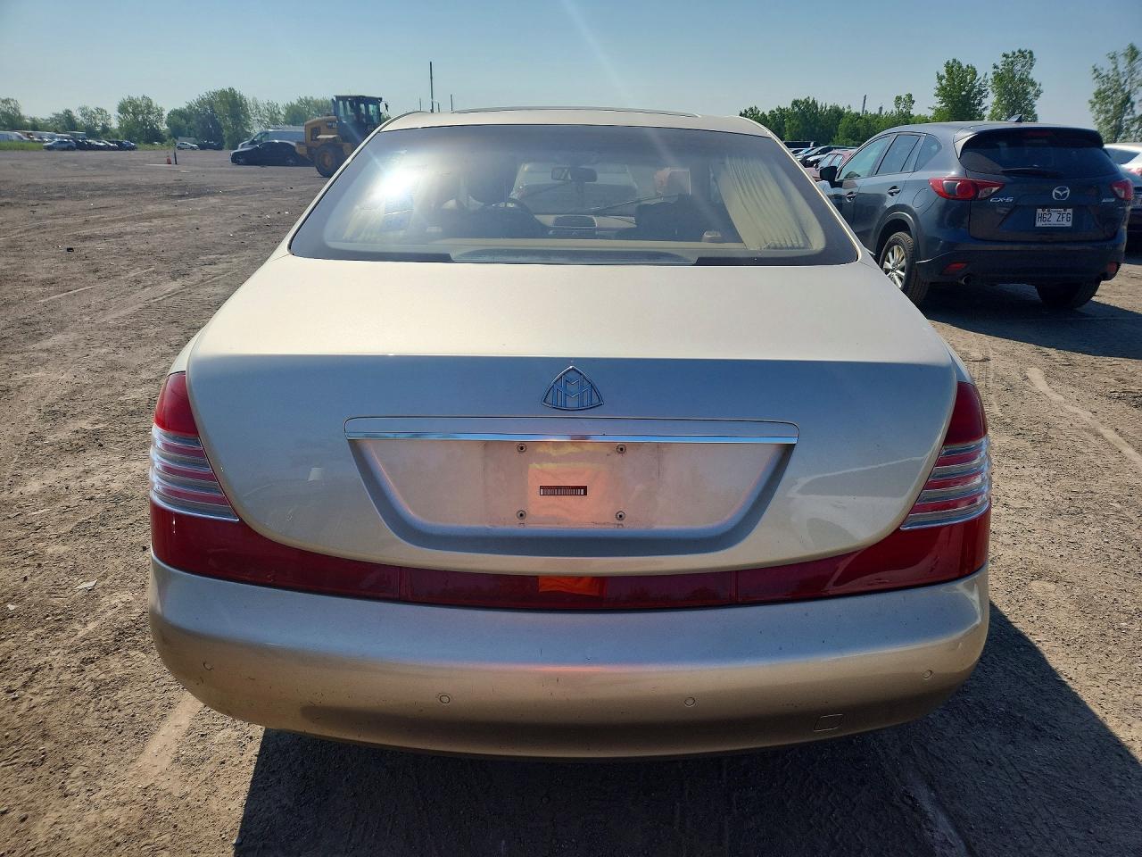 2004 Maybach VIN WDBVF78J04A000833 COPART salvage auction — Water/Flood, Ip - Non-Repairable, sold $26,750 on 2026-08-18 (photo 6)
