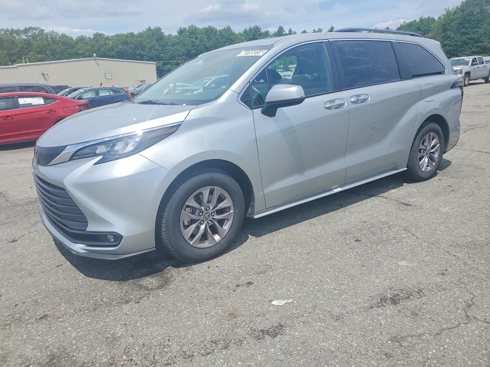 2025 Toyota Sienna VIN 5TDYRKEC2SS228752 COPART salvage auction — SIDE, FL - CERTIFICATE OF TITLE, sold $9,600 on 2026-07-27 (photo 1)