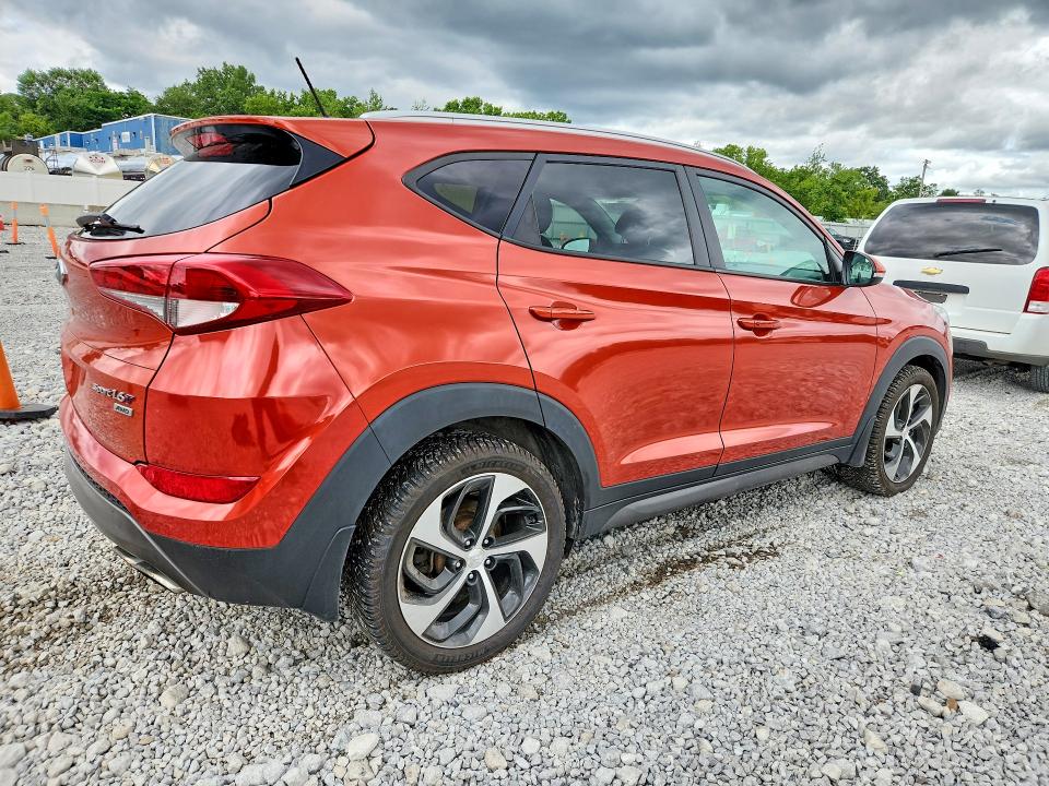 2016 Hyundai Tucson VIN KM8J3CA24GU069222 COPART salvage auction — MINOR DENT/SCRATCHES, Oh - Certificate Of Title, sold $475 on 2026-07-28 (photo 3)