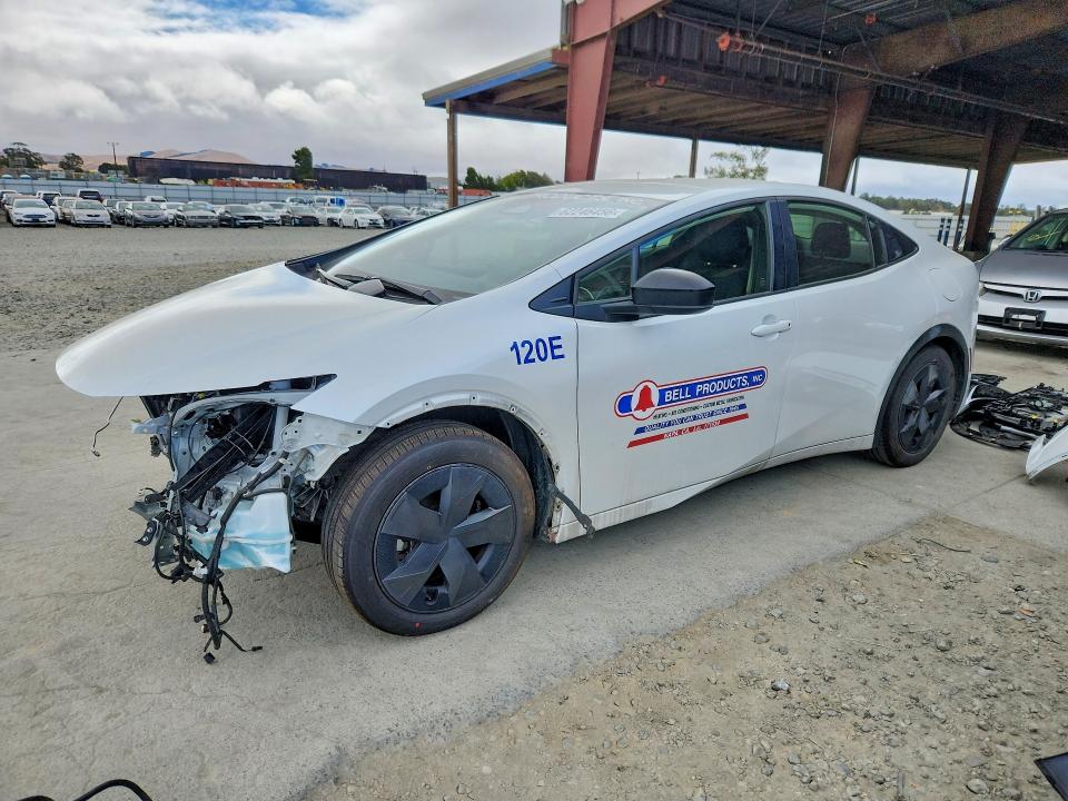 2025 Toyota Prius VIN JTDACAAU4S3061808 — COPART salvage auction photo