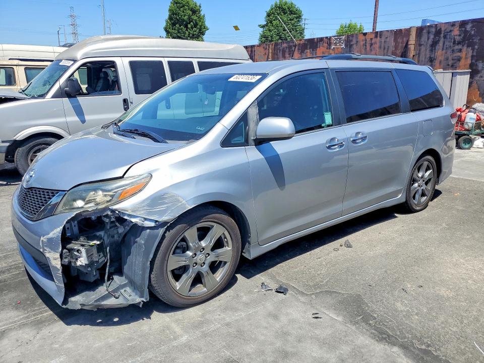 2017 Toyota Sienna VIN 5TDXZ3DC9HS852804 COPART salvage auction — SIDE, Ca - Salvage Certificate, sold $4,000 on 2026-08-25 (photo 1)