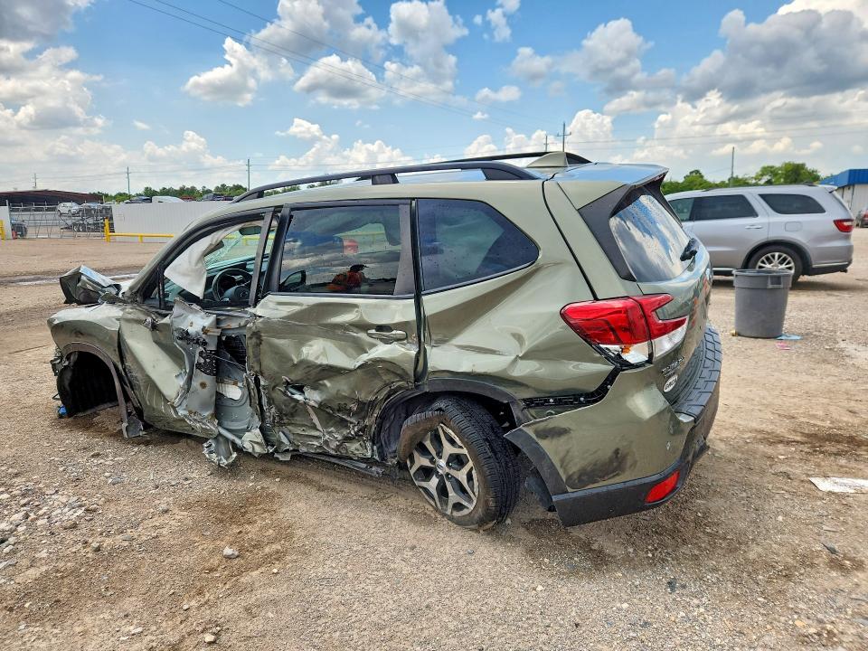 2021 Subaru Forester VIN JF2SKAJCXMH427843 COPART salvage auction — FRONT END, TX - SALVAGE VEHICLE TITLE, sold $425 on 2026-07-30 (photo 2)