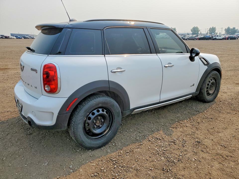 2015 Mini Cooper VIN WMWZC5C56FWP42750 COPART salvage auction — HAIL, Ab - Bos - Active, sold $1,900 on 2026-08-04 (photo 3)