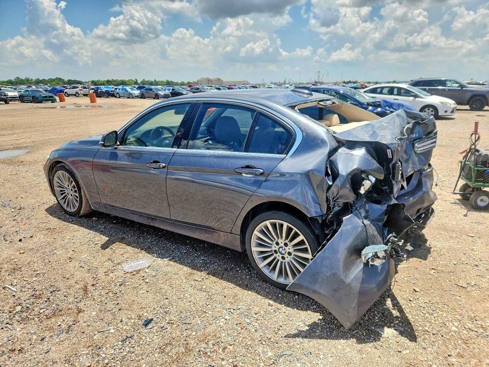 2013 BMW 3er VIN WBA3A5C56DF355611 COPART salvage auction — REAR END, Tx - Salvage Vehicle Title, sold $900 on 2026-08-17 (photo 2)