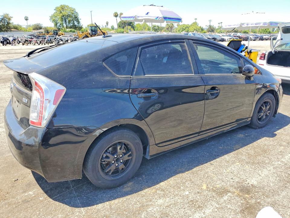2013 Toyota Prius VIN JTDKN3DU4D5627267 COPART salvage auction — VANDALISM, Ca - Dis/Dlr/Exp App For Dup Clean, sold $875 on 2026-07-31 (photo 3)