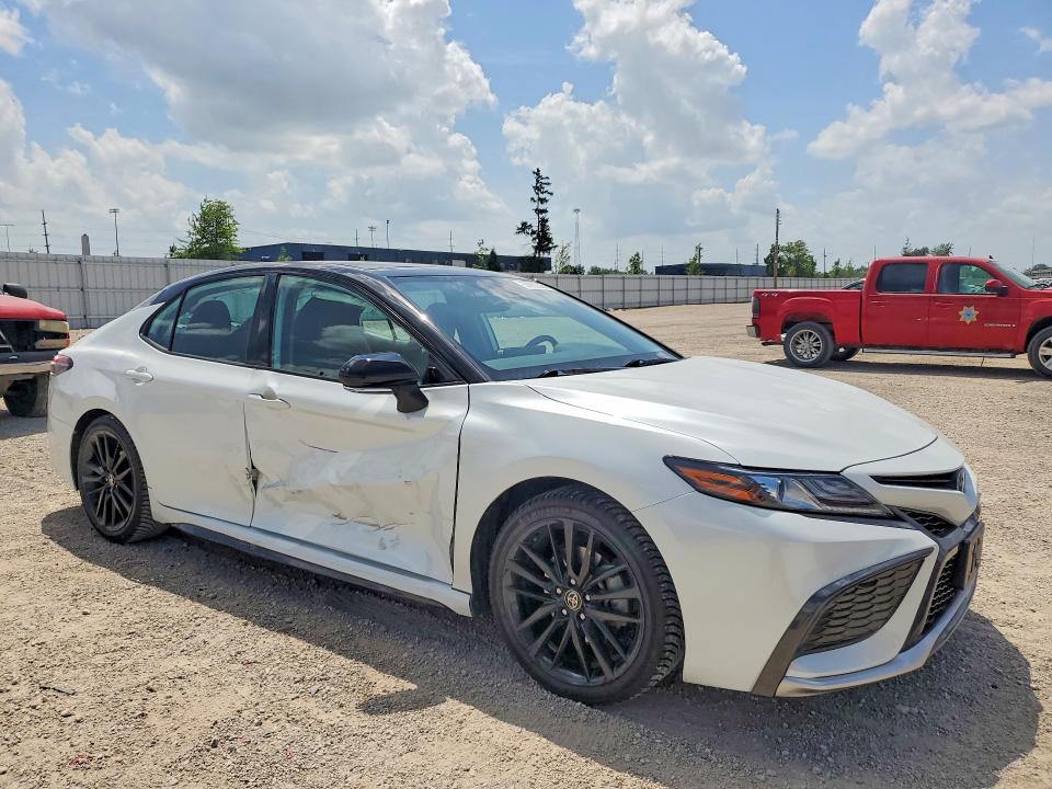 2021 Toyota Camry VIN 4T1K61AK0MU443563 COPART salvage auction — SIDE, IA - CERT OF TITLE-SALVAGE TITLE, sold $100 on 2026-07-29 (photo 4)