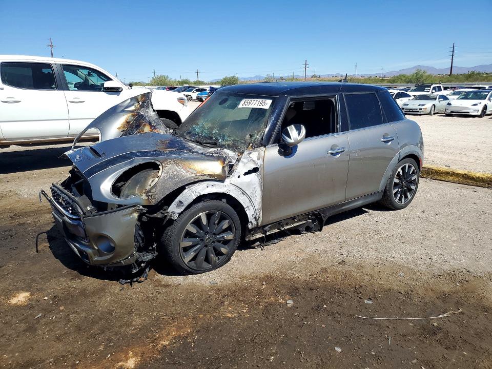 2017 Mini Cooper VIN WMWXU3C3XH2D33347 COPART salvage auction — BURN, Sc - Salvage Title, sold $275 on 2026-07-17 (photo 1)