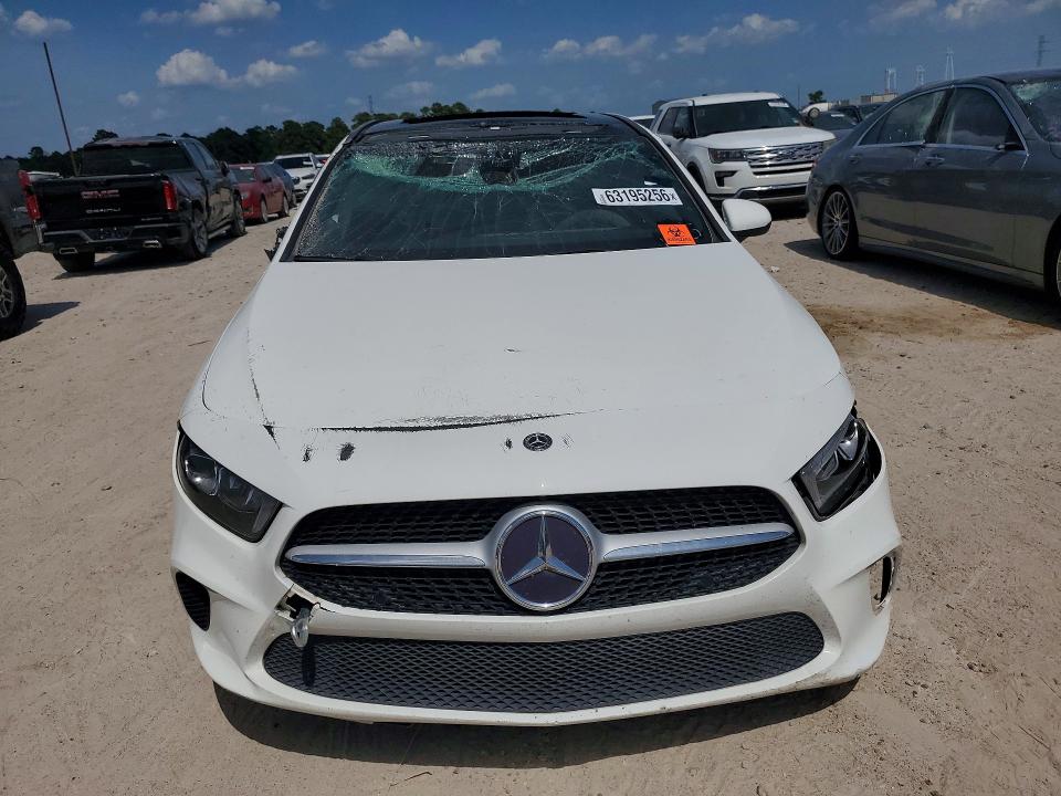 2019 Mercedes-benz A-klasse VIN WDD3G4EB4KW015634 COPART salvage auction — ROLLOVER, Tx - Certificate Of Title (P), sold $5,500 on 2026-08-21 (photo 5)