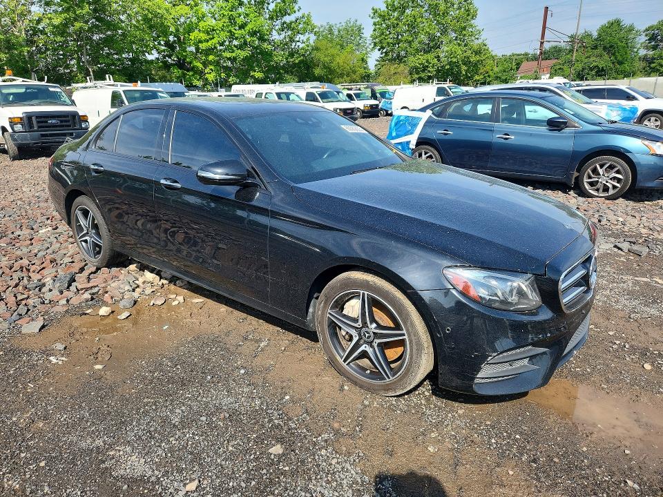 2018 Mercedes-benz E-klasse VIN WDDZF4KBXJA320763 COPART salvage auction — WATER/FLOOD, Salvage Title, sold $6,200 on 2026-08-03 (photo 4)