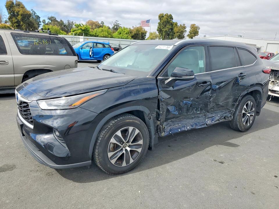 2022 Toyota Highlander hybrid VIN 5TDHBRCH0NS548863 — COPART salvage auction photo