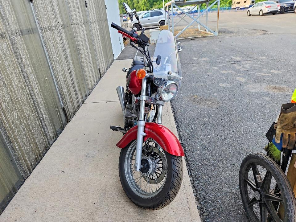 2001 Suzuki Gz250 VIN JS1NJ48A912101710 COPART salvage auction — MINOR DENT/SCRATCHES, MA - CERTIFICATE OF TITLE (P), sold $1,550 on 2026-07-23 (photo 2)