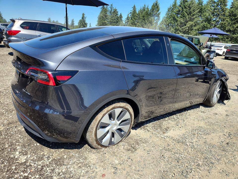 2024 Tesla Model y VIN 7SAYGDEE5RF053823 COPART salvage auction — FRONT END, Salvage Title, sold $11,100 on 2026-07-21 (photo 3)
