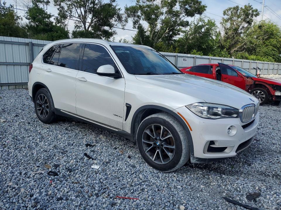2017 BMW X5 VIN 5UXKR2C3XH0X05351 COPART salvage auction — MINOR DENT/SCRATCHES, Fl - Certificate Of Title (P), sold $4,000 on 2026-07-31 (photo 4)