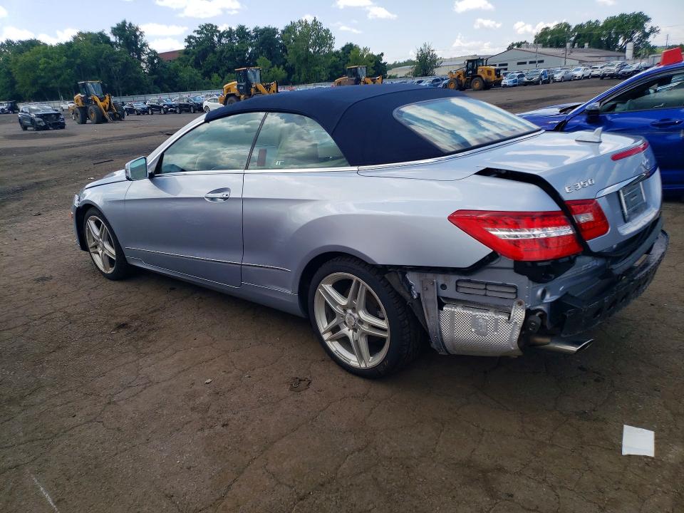 2013 Mercedes-benz E-class VIN WDDKK5KF7DF191135 COPART salvage auction — REAR END, CT - CERT OF TITLE-SALVAGE, sold $1,850 on 2026-08-04 (photo 2)